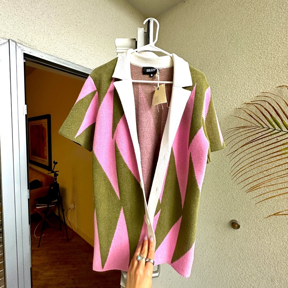SEROYA button down shirt: NWT! Great for beach!
